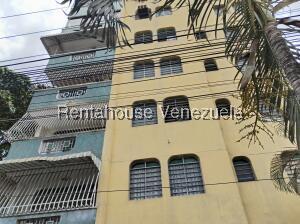 En venta  apartamento en av  bolivar