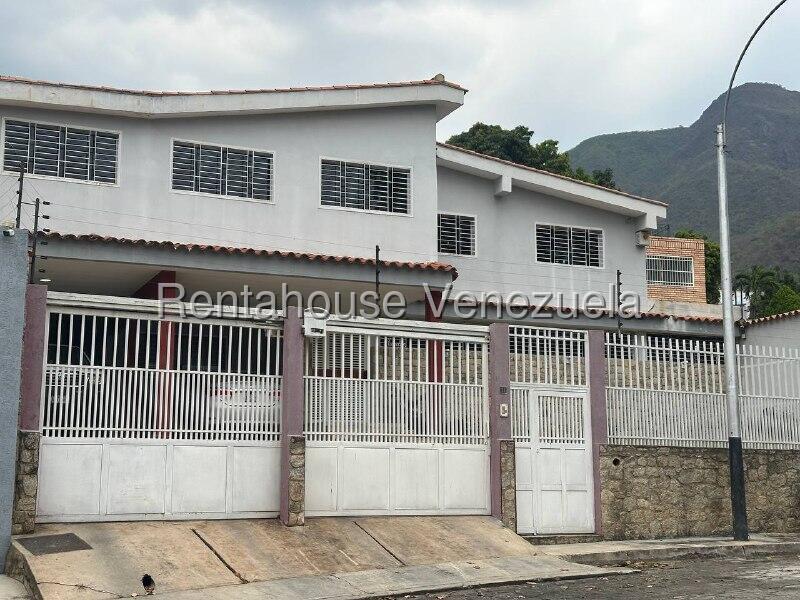 26-18598 Casa  En Venta en Urbanizacion El Castaño (Zona Privada)