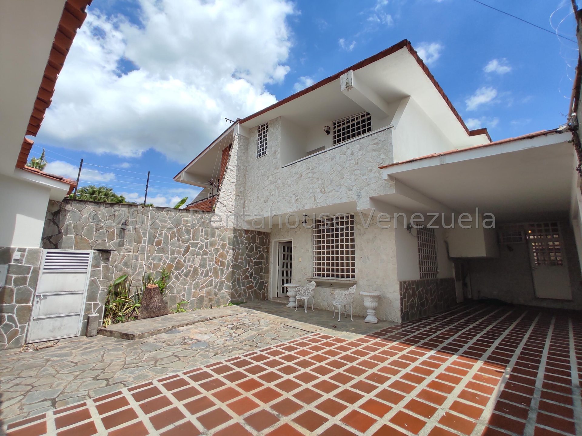 25-10985 Casa en Venta en El Limon