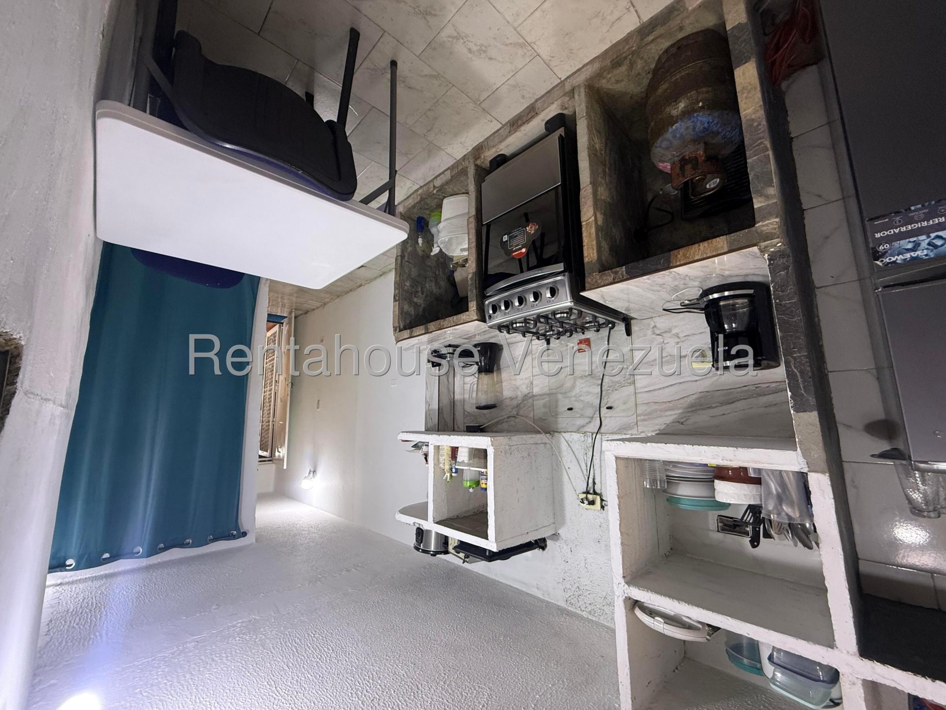 27-7288 Apartamento en venta en Urbanizacion 