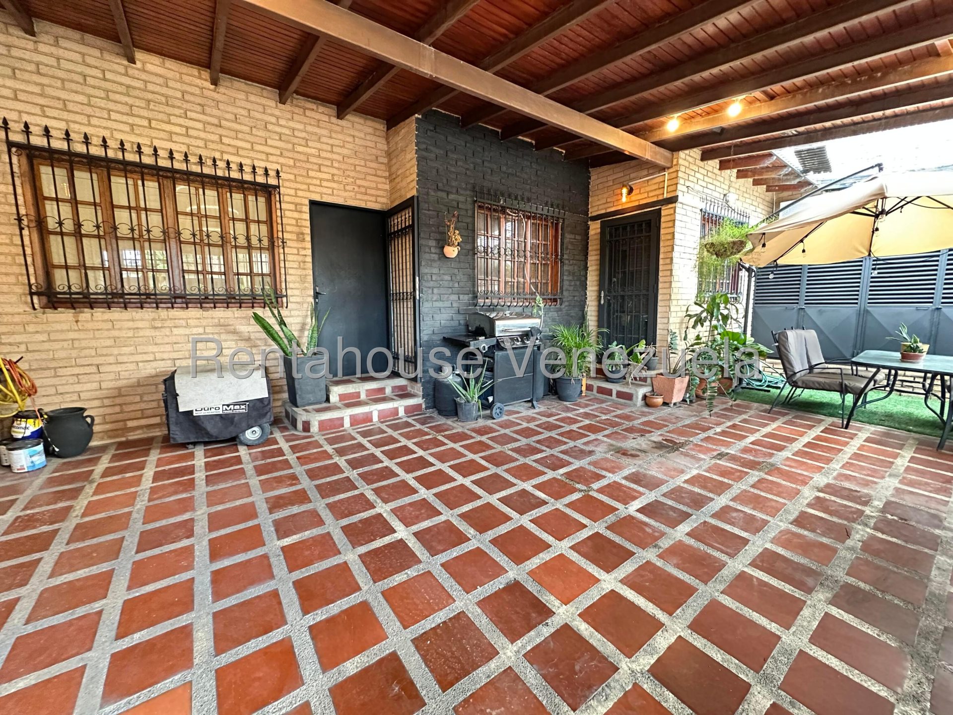 27-7214  Casa En Venta en La Urbanizacion  La Mantuana Turmero