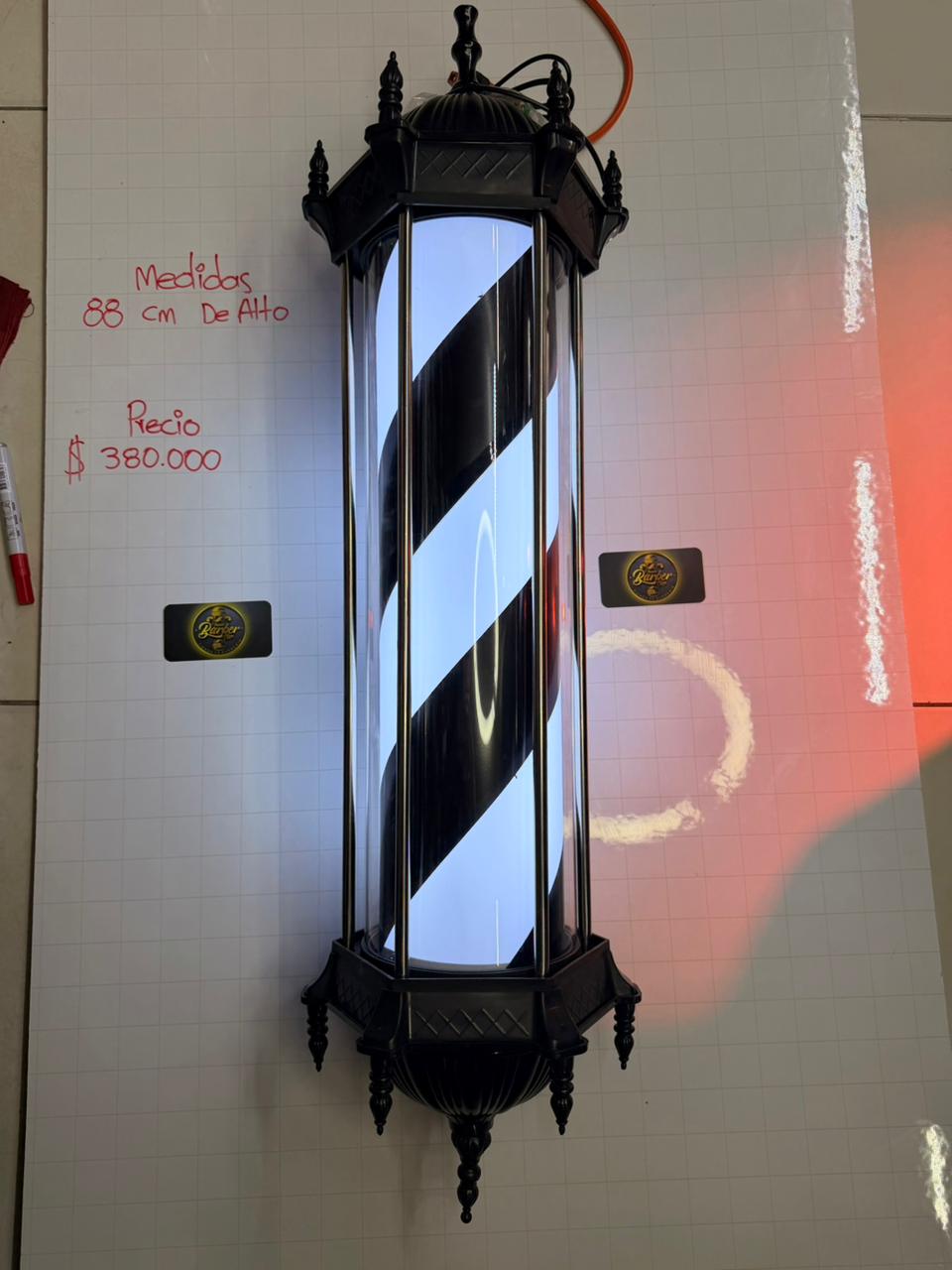 BARBER POOL CANDELABRO. B NEGRA CHINO BARBER POOL O POSTE DE BARBERIA 12345 - Tienda Barber Clan