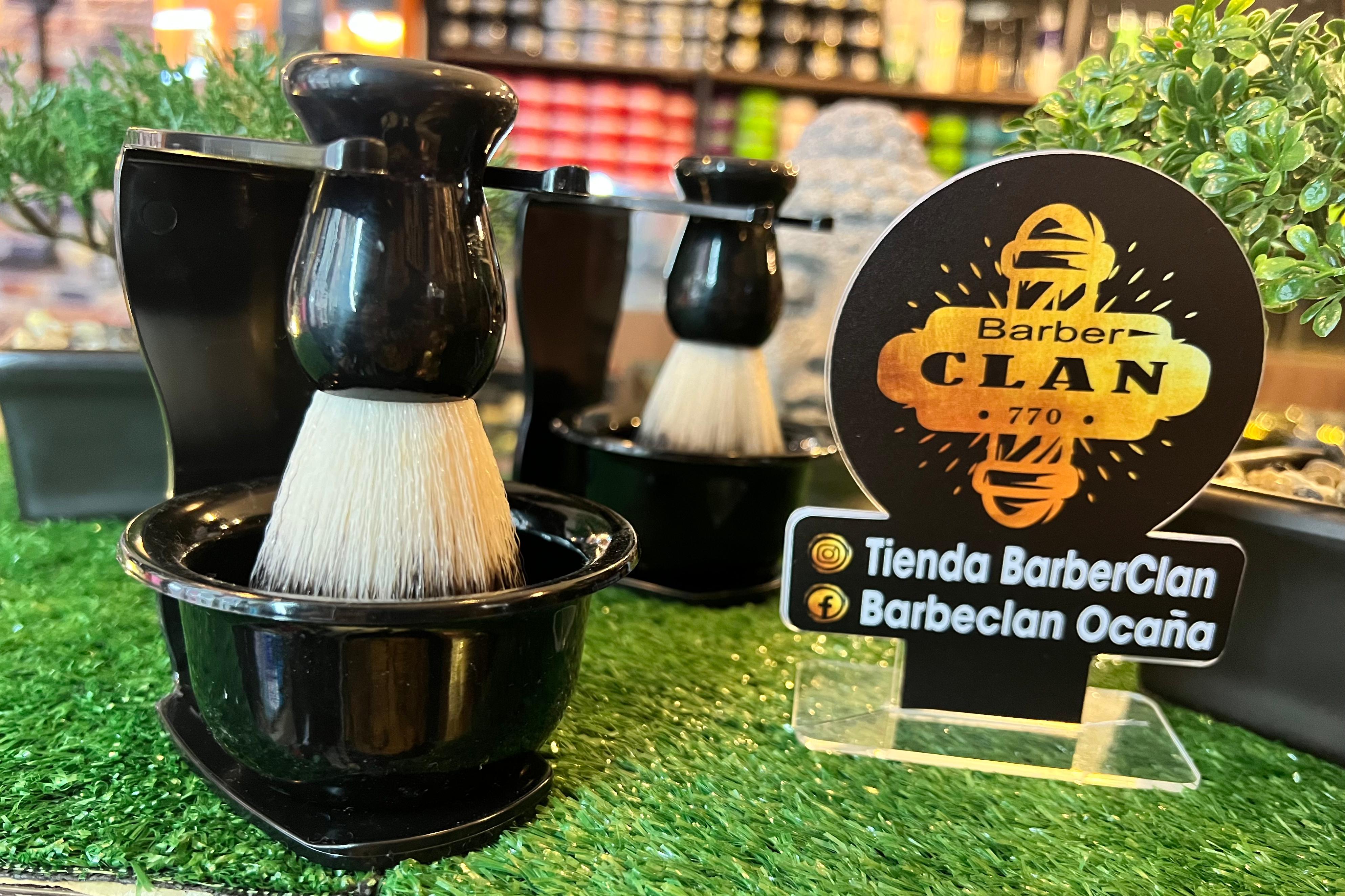 KIT BROCHA PARA AFEITAR CHINA MOPAS BROCHA SACUDIDORA 354851 - Tienda Barber Clan