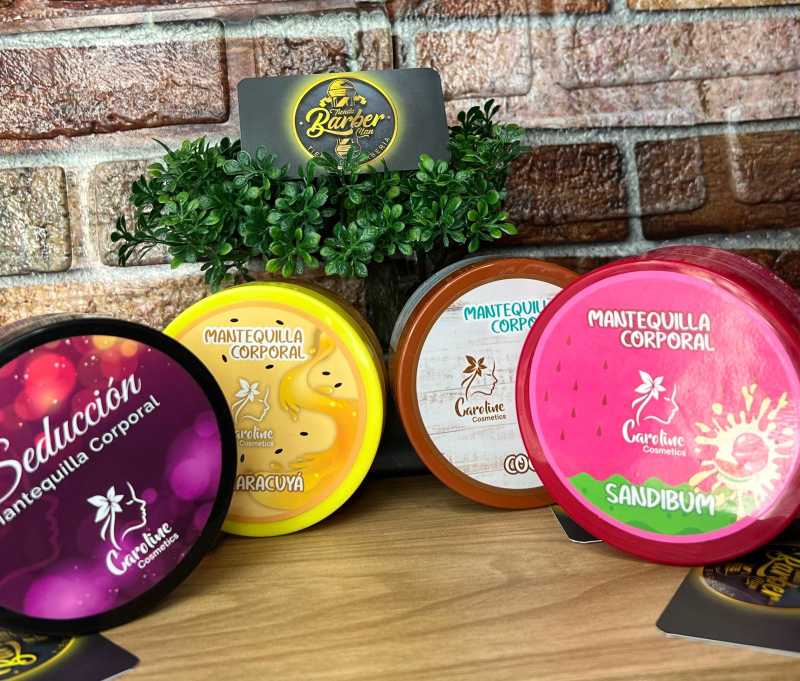 MANTEQUILLA CORPORAL CAROLINE MAQUILLAJE 98765312 - Tienda Barber Clan