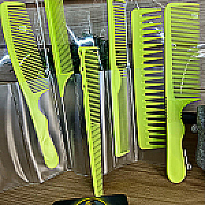 KIT PEINES DE CARBON X6 VERDE CHINA PEINESPEINILLAS 6904562715010 - Tienda Barber Clan
