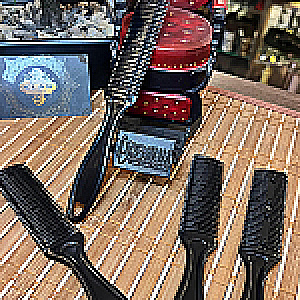 PELUCHIN CHINA BARBERAS NAVAJAS 7702202212269 - Tienda Barber Clan