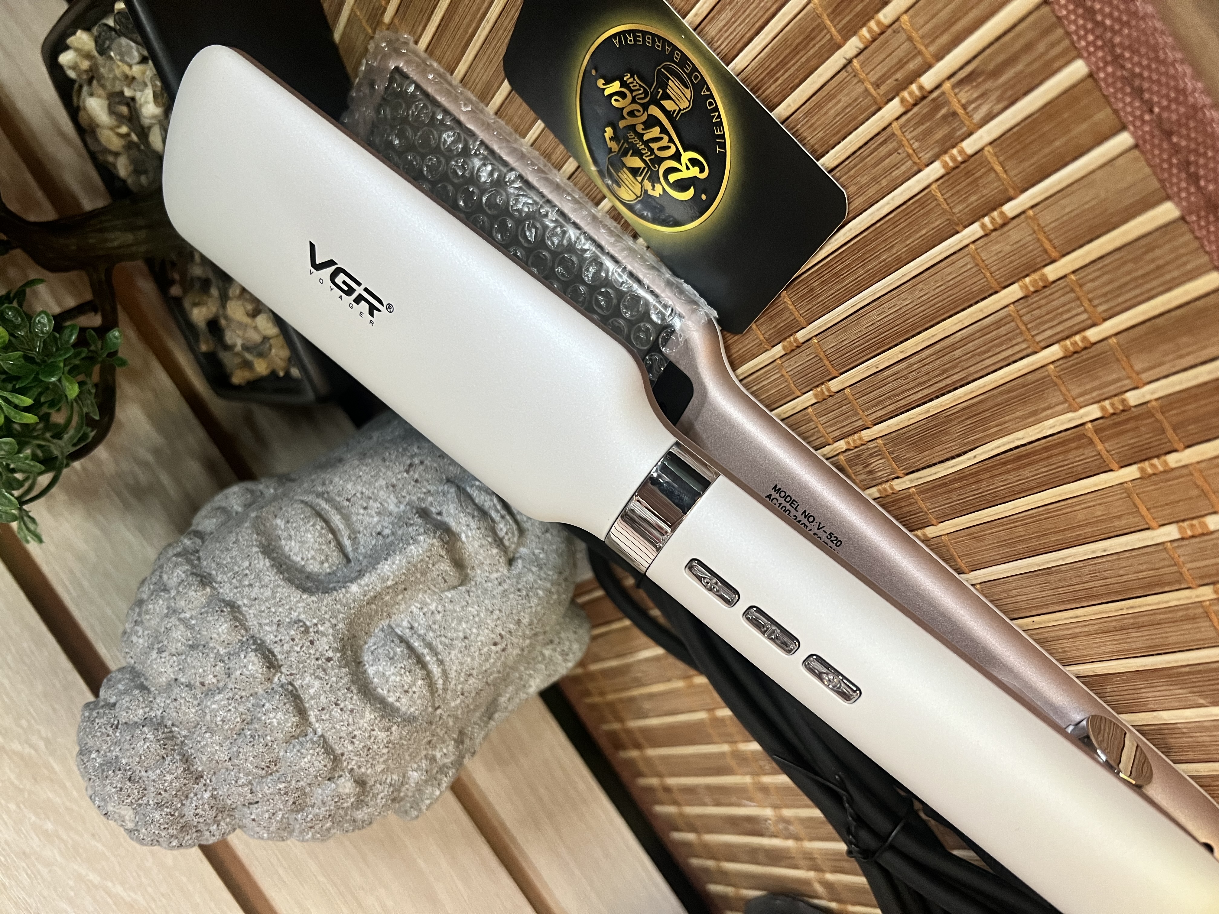 PLANCHA PROF. VGR 520 PLANCHAS 63716468 - Tienda Barber Clan