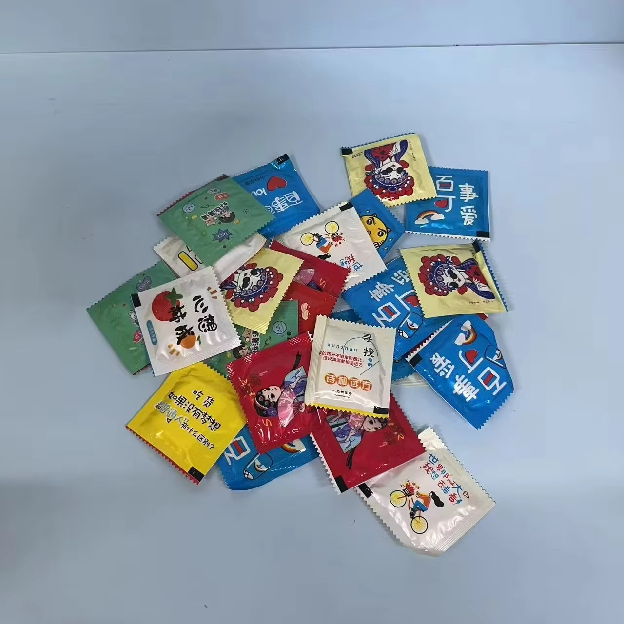 Disposable Polyethylene (PE) Gloves 4