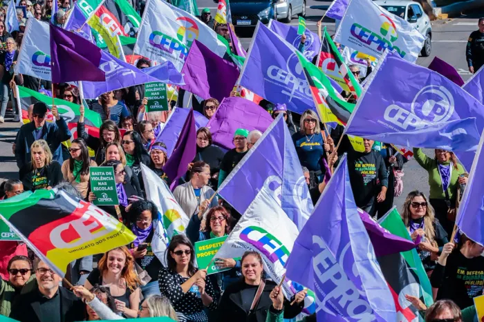 PARALISAÇÃO EM DEFESA DA EDUCAÇÃO E DA VALORIZAÇÃO DOCENTE