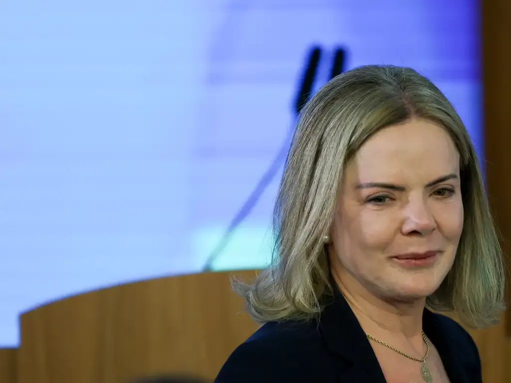 Gleisi Hoffmann fica fora do Senado e sofre primeira derrota eleitoral desde 2014