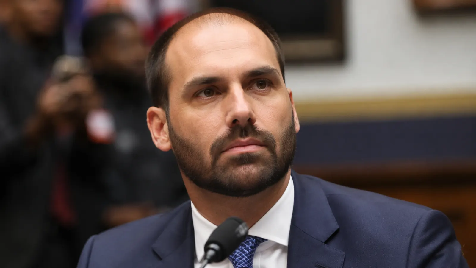 Eduardo Bolsonaro recebe green card dos EUA e passa a ter residência permanente no país