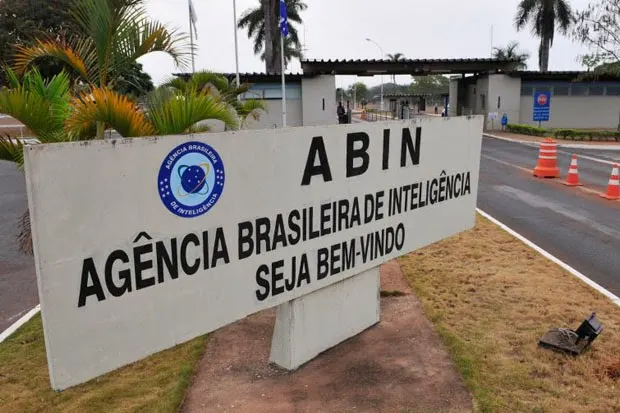 Entidade de profissionais da Abin critica relatório usado por Moraes contra Mendonça: “Sem valor probatório”