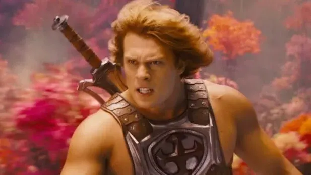 O Retorno do Herói: Nicholas Galitzine assume o manto de He-Man no novo filme de Mestres do Universo
