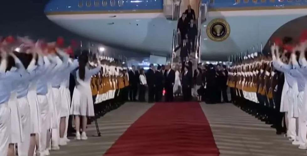 Brasileiro participa de comitiva de Trump ao lado de Elon Musk e líderes da tecnologia