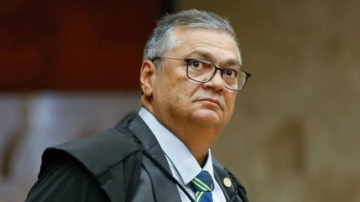 Crise no STF: Flávio Dino derruba afastamento de Mendonça e manda reintegrar diretor-geral da PF