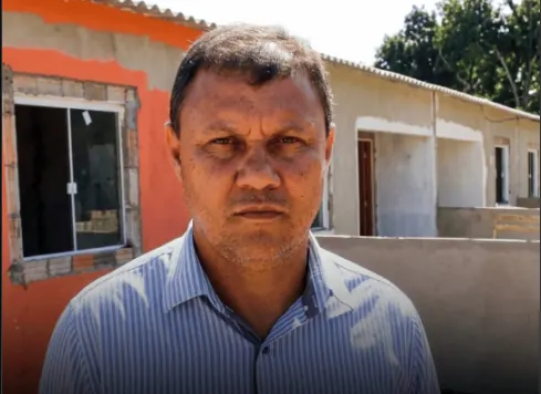 Igreja usou dízimos e ofertas para construir casas para fiéis sem moradia; história volta a emocionar as redes