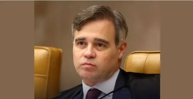 Mendonça enfrenta pedido de Gonet e defende continuidade da análise do relatório do Banco Master