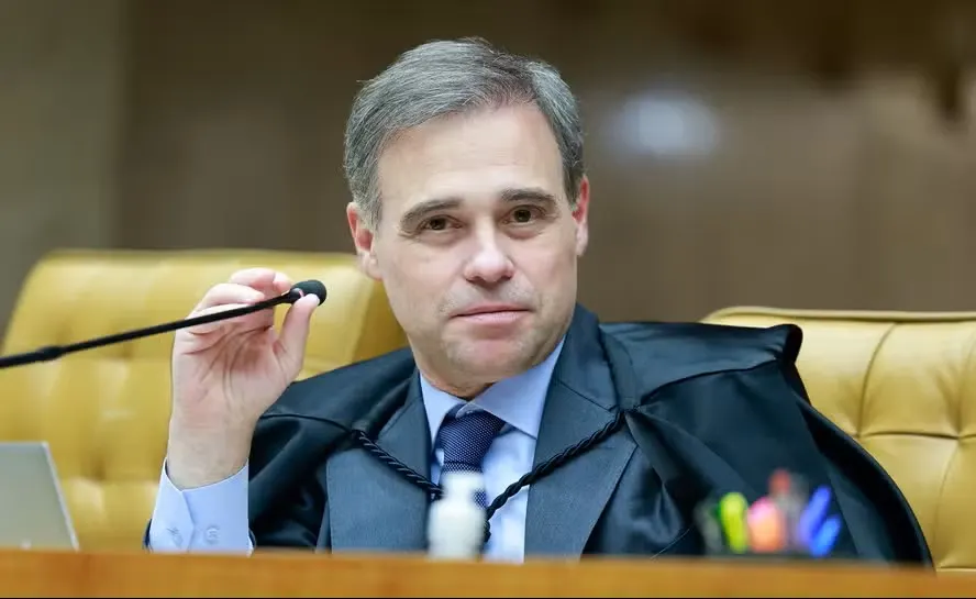 Caso Lulinha coloca André Mendonça no centro de tensão entre PF, PGR e setores do governo