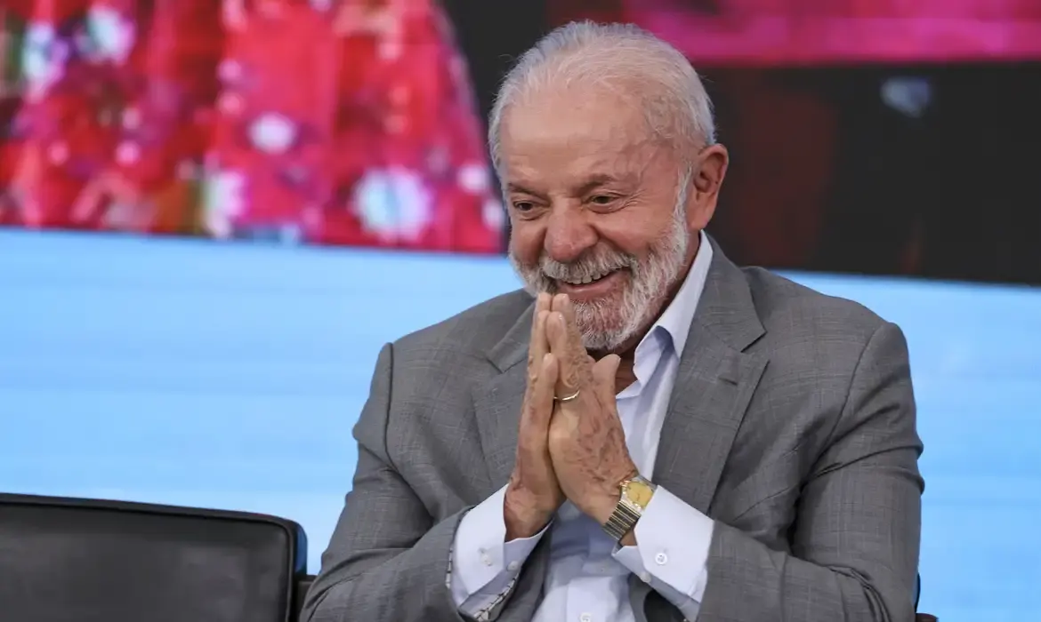 Lula reforça apoio a Jaques Wagner em evento na Bahia após operação da PF