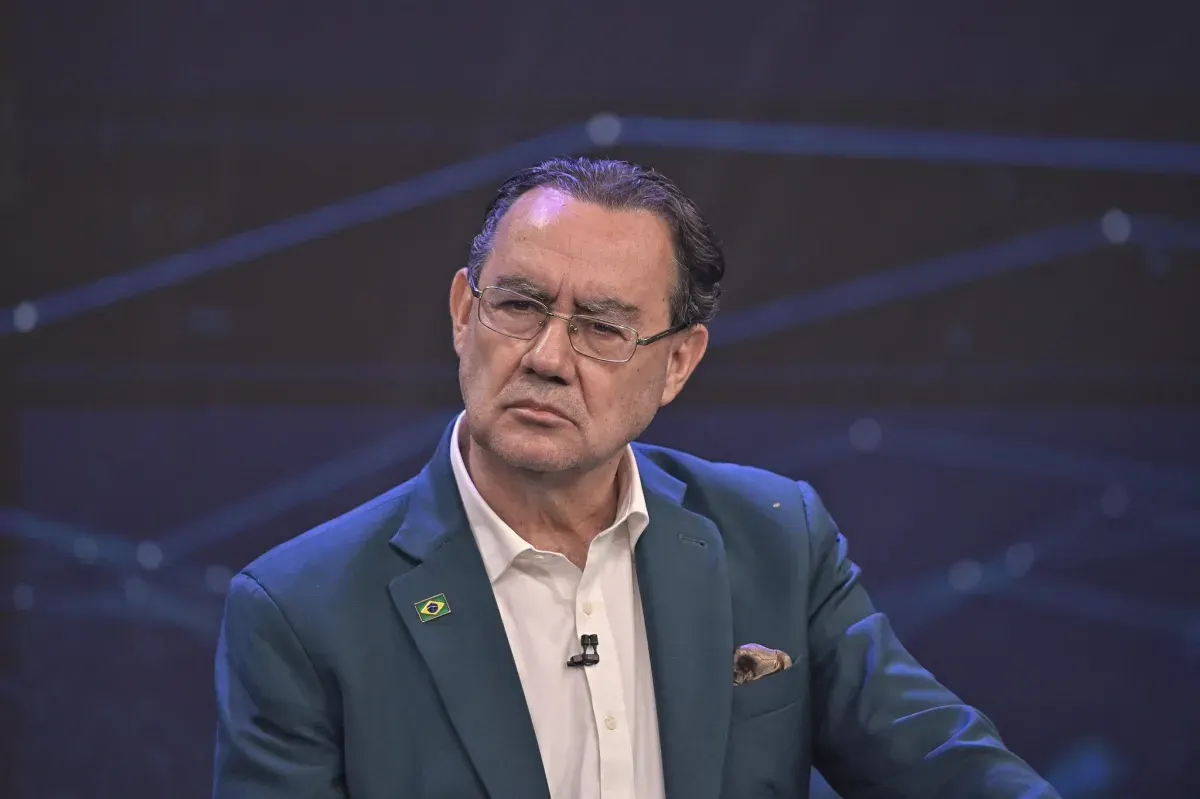 “Lula vai destruir Flávio”: Augusto Cury aposta em derrota de Bolsonaro no 2º turno