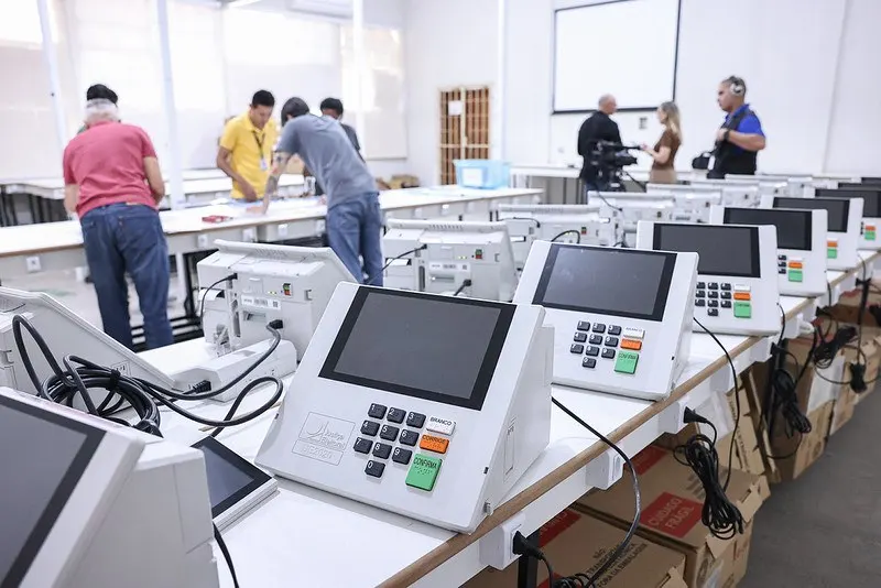 Fiscalização eleitoral entra no centro do debate após questionamentos do PL ao TSE