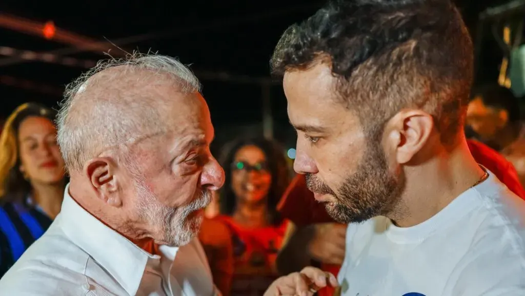 “Exército de Lula” passa de 1 milhão no WhatsApp; Janones aposta em virada contra Flávio