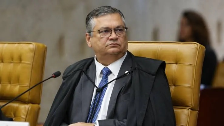 Influenciador confronta Flávio Dino e reacende caso dos R$ 48,7 milhões pagos por respiradores que nunca chegaram