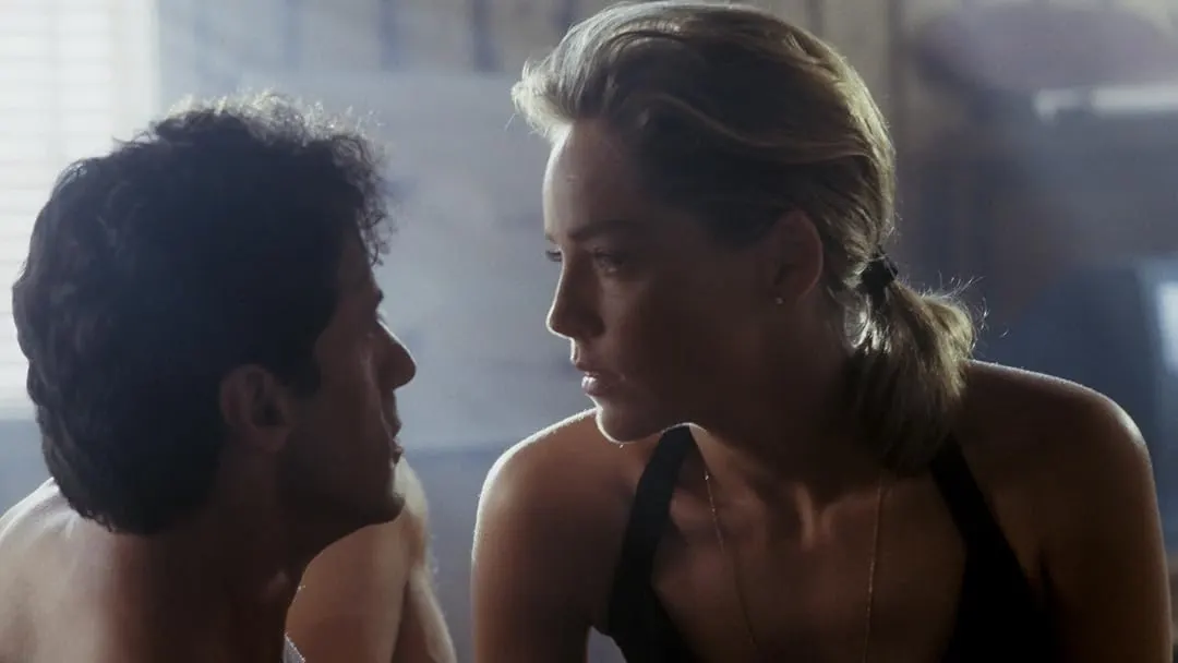 Após quase perder a vida, Sharon Stone revela decisão que mudou completamente sua rotina