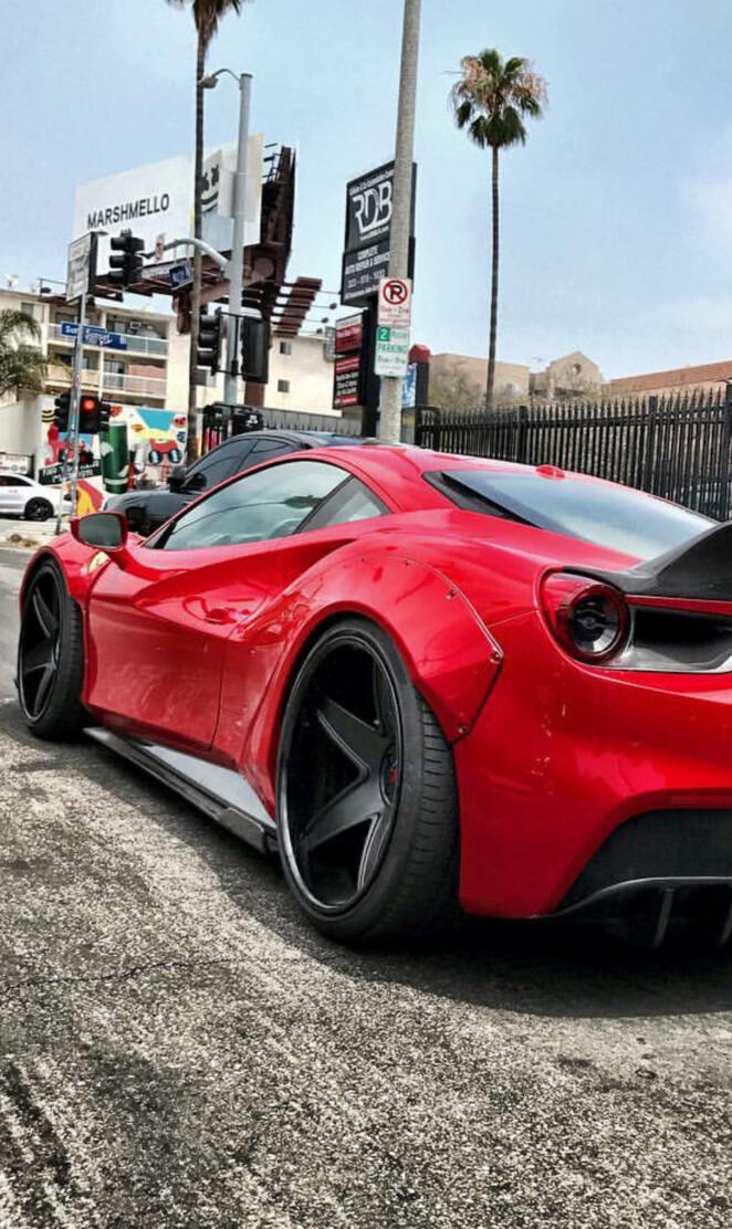 LW Ferrari 488 GTB