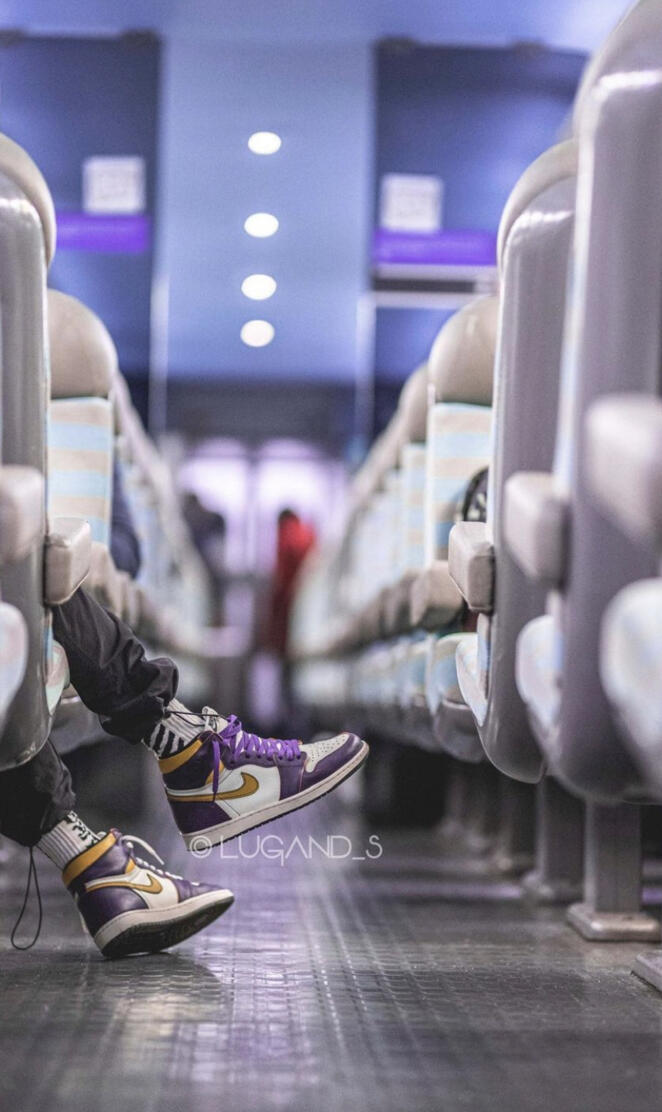 Sneakers in the ✈️