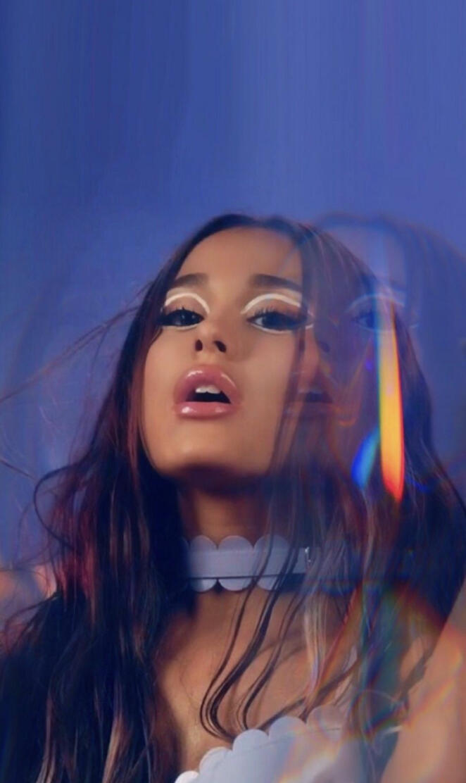 ArianaGrande Wallpaper