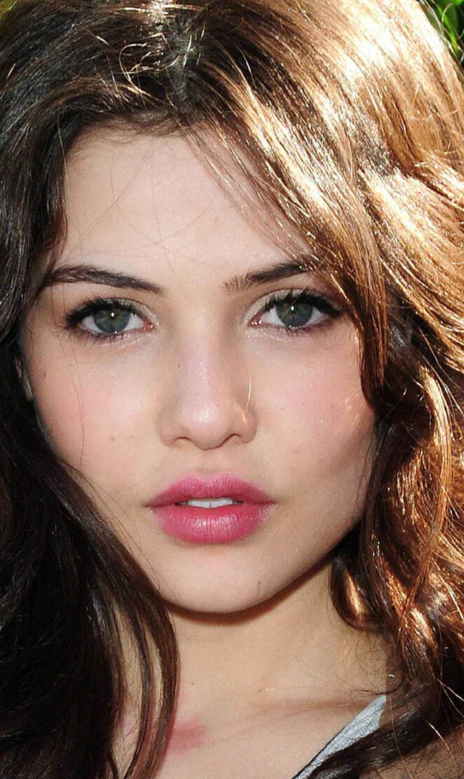 Danielle Campbell 2