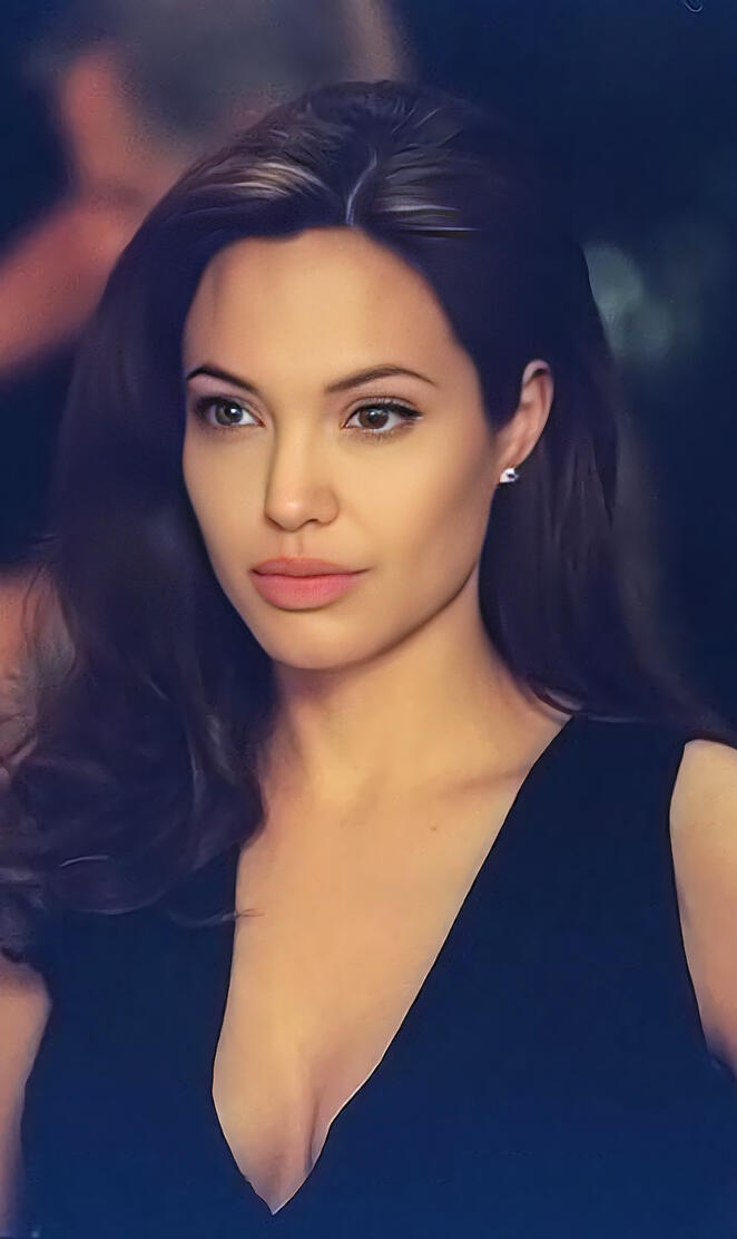 Angelina Jolie