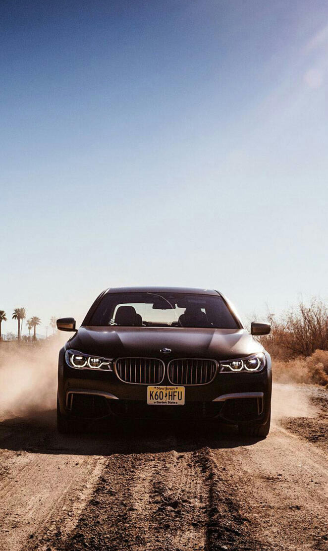 BMW M760Li