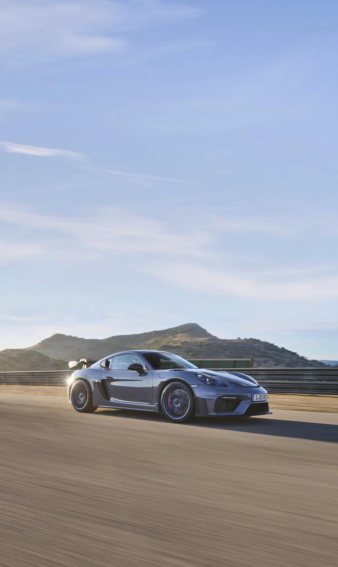 Porsche-Cayman-GT4-RS