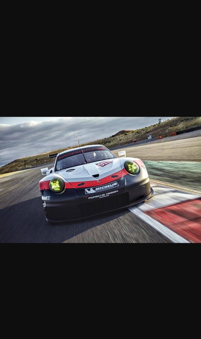 PORSCHE 911 RSR
