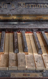 Old Piano