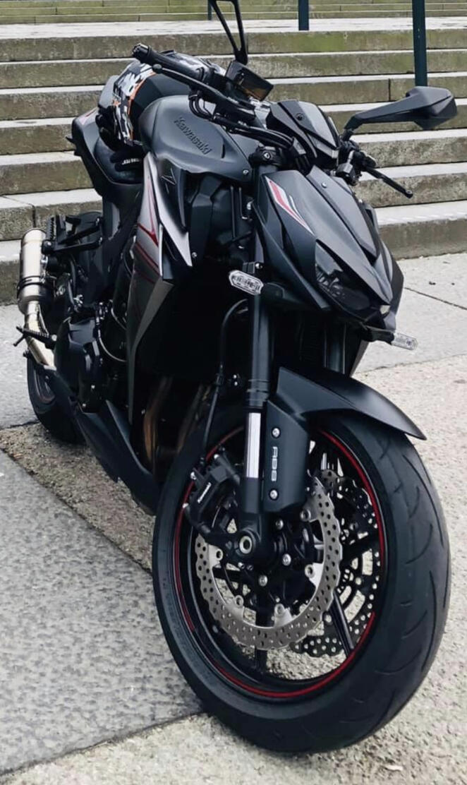 Kawasaki Z1000 