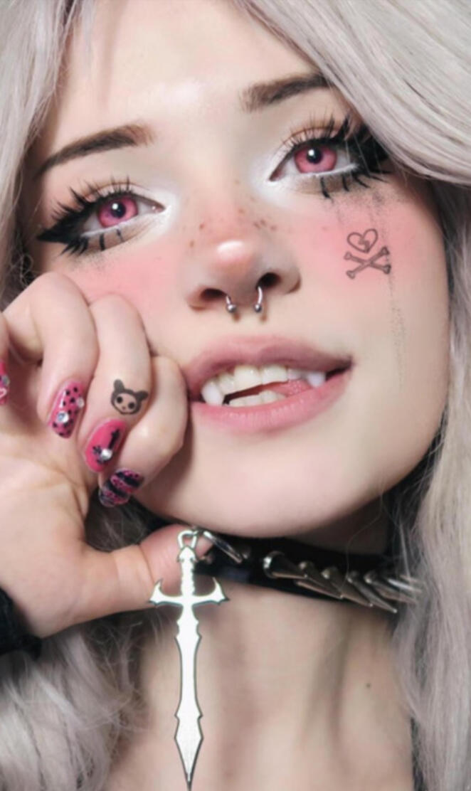 Gothic Anime Girl 🖤♥️