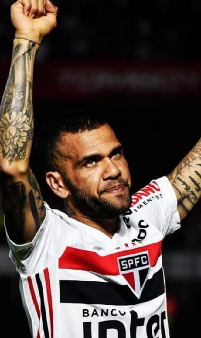 Dani Alves Sao Paulo