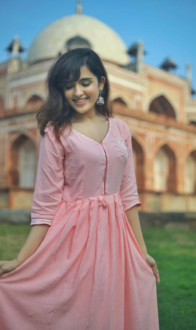 Shirley setia