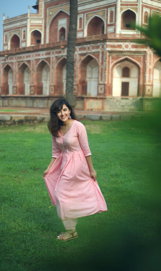 Shirley setia