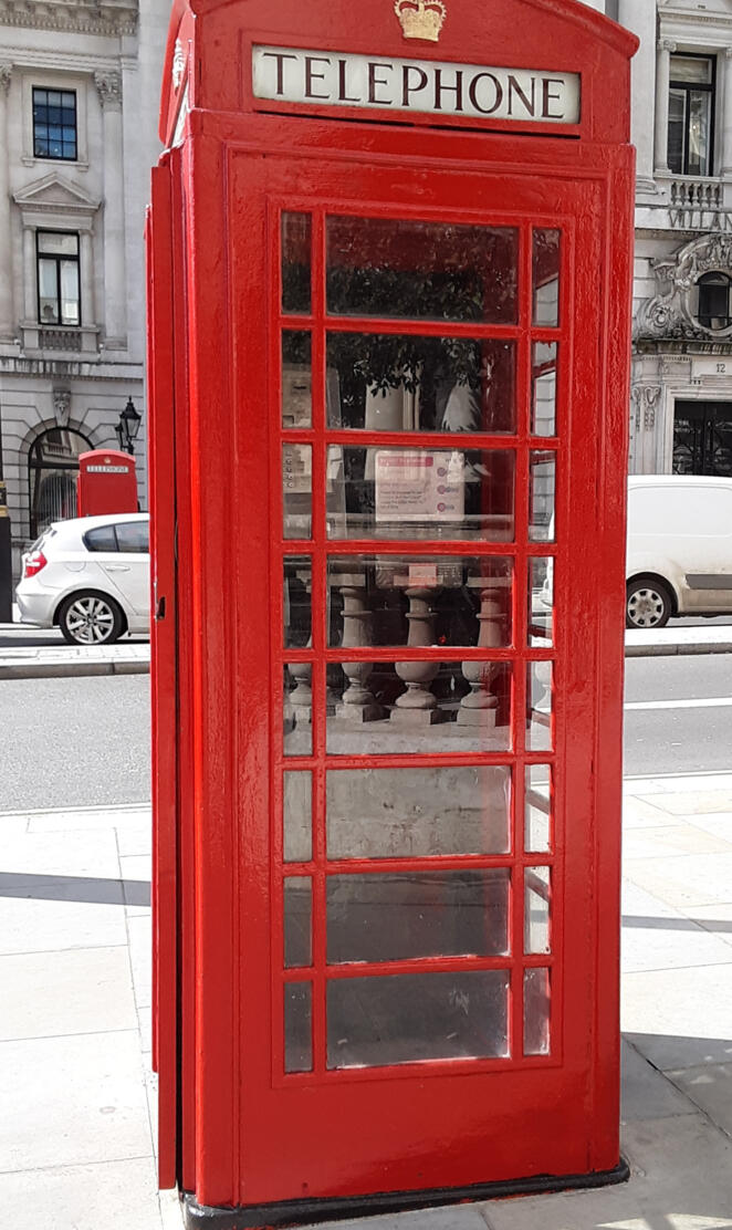 Telephone booth 