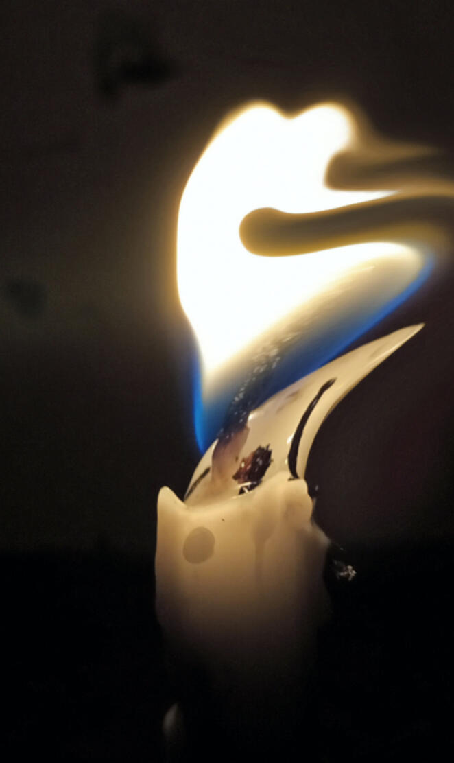 Black candle 🕯️