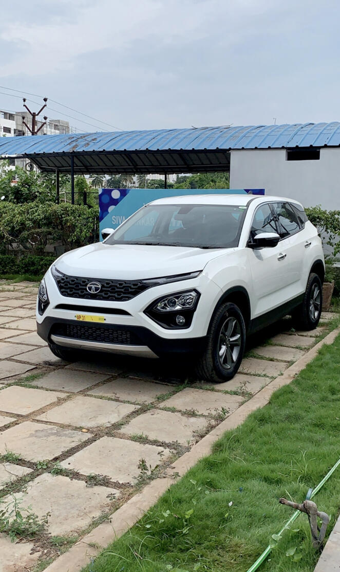 Tata harrier white