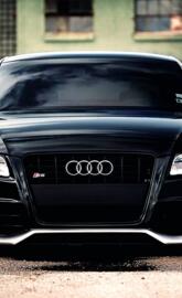 black audi s5