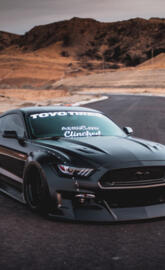 Ford Mustang siyah