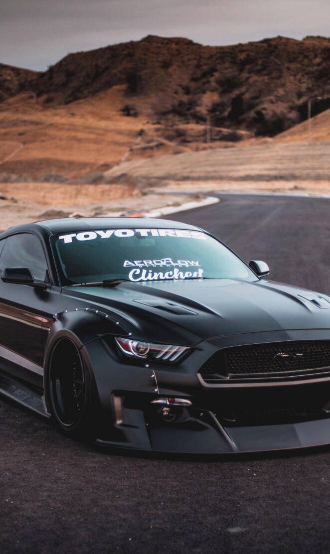 Ford Mustang siyah
