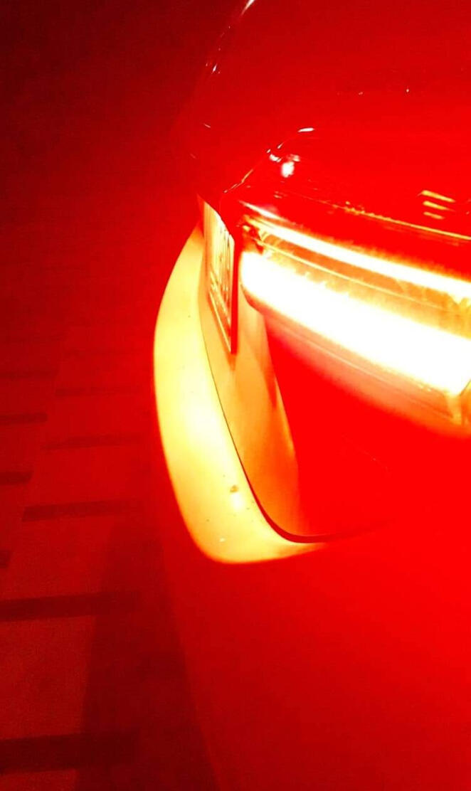 Tail light 