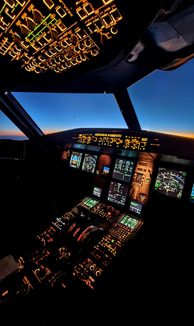 A320 cockpit